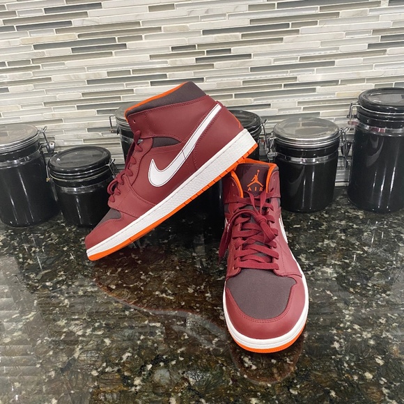 Jordan Other - Air Jordan 1 Mid (Size: 13, Color: Team Red/Electric Orange)